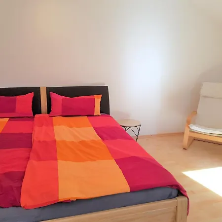 Schönes, Großes, Privates Doppelzimmer An Der U-bahn *